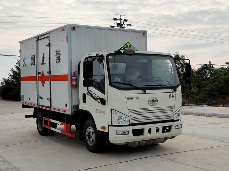 解放4.15米藍(lán)牌爆破器材運(yùn)輸車